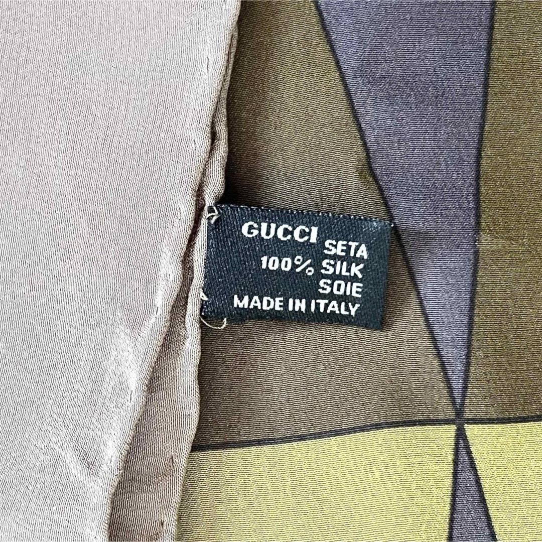 Gucci(グッチ)のGUCCI グッチ シルクスカーフ マルチカラー 総柄 幾何学 レディース レディースのファッション小物(バンダナ/スカーフ)の商品写真