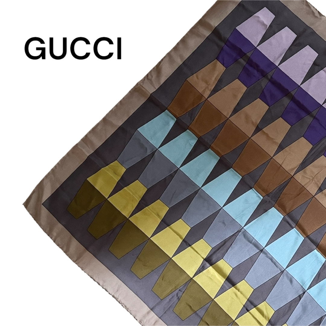 Gucci(グッチ)のGUCCI グッチ シルクスカーフ マルチカラー 総柄 幾何学 レディース レディースのファッション小物(バンダナ/スカーフ)の商品写真