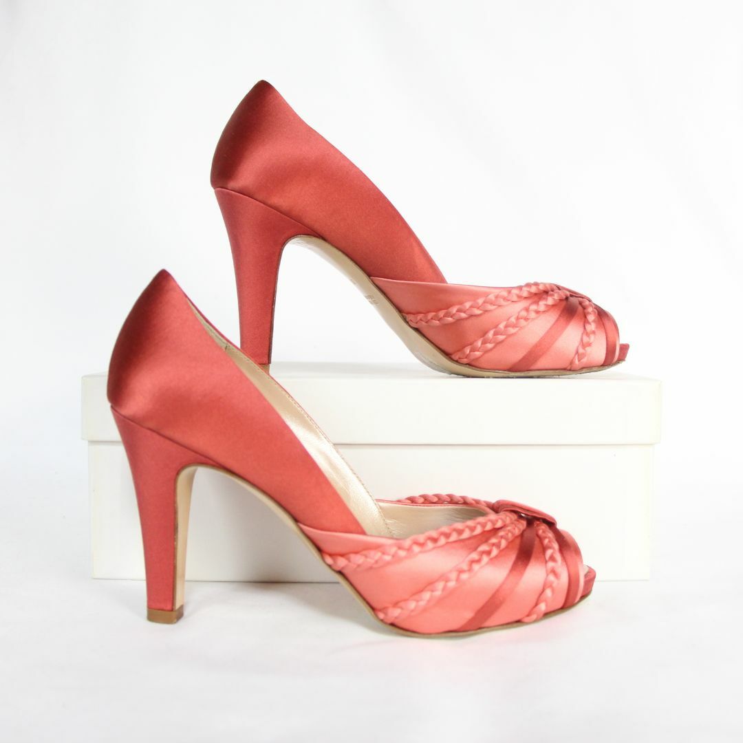 ANTEPRIMA(アンテプリマ)のアンテプリマ パンプス　サテン　ピンク　赤　オープントゥ　36　23 レディースの靴/シューズ(ハイヒール/パンプス)の商品写真