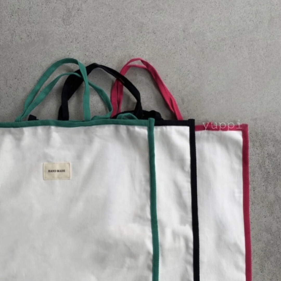 フレームカラートートバッグ ピンク ショルダーバッグ 白 新品 海外通販 レディースのバッグ(トートバッグ)の商品写真