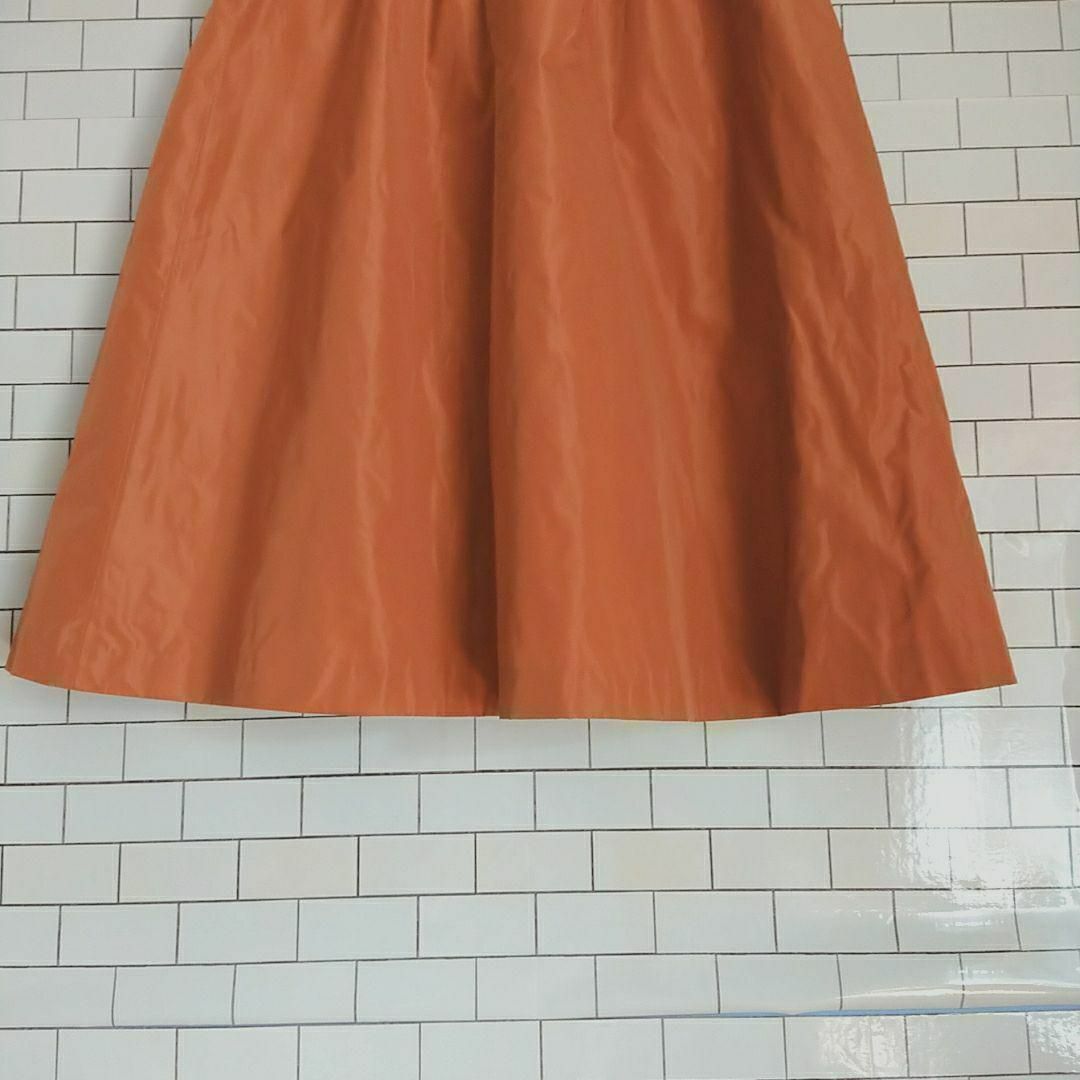 Collage(コラージュ)のコラージュ ギャザー フレア スカート 膝丈 F 明るめブラウン オレンジ 光沢 レディースのスカート(ひざ丈スカート)の商品写真