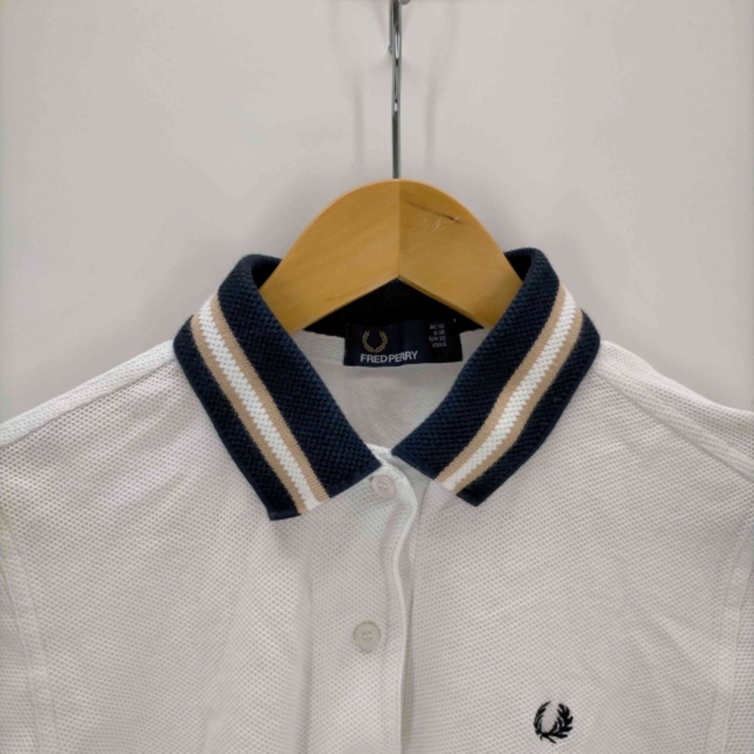 FRED PERRY(フレッドペリー)のFRED PERRY(フレッドペリー) ワンポイントロゴ刺繍ポロシャツ トップス レディースのトップス(ポロシャツ)の商品写真