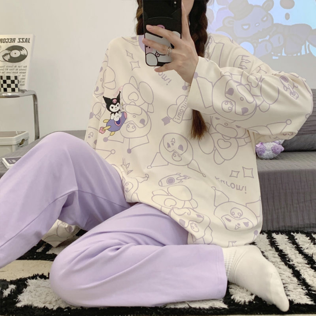 春新作　可愛い　パジャマ　長袖　クロミちゃん　紫 レディースのルームウェア/パジャマ(パジャマ)の商品写真