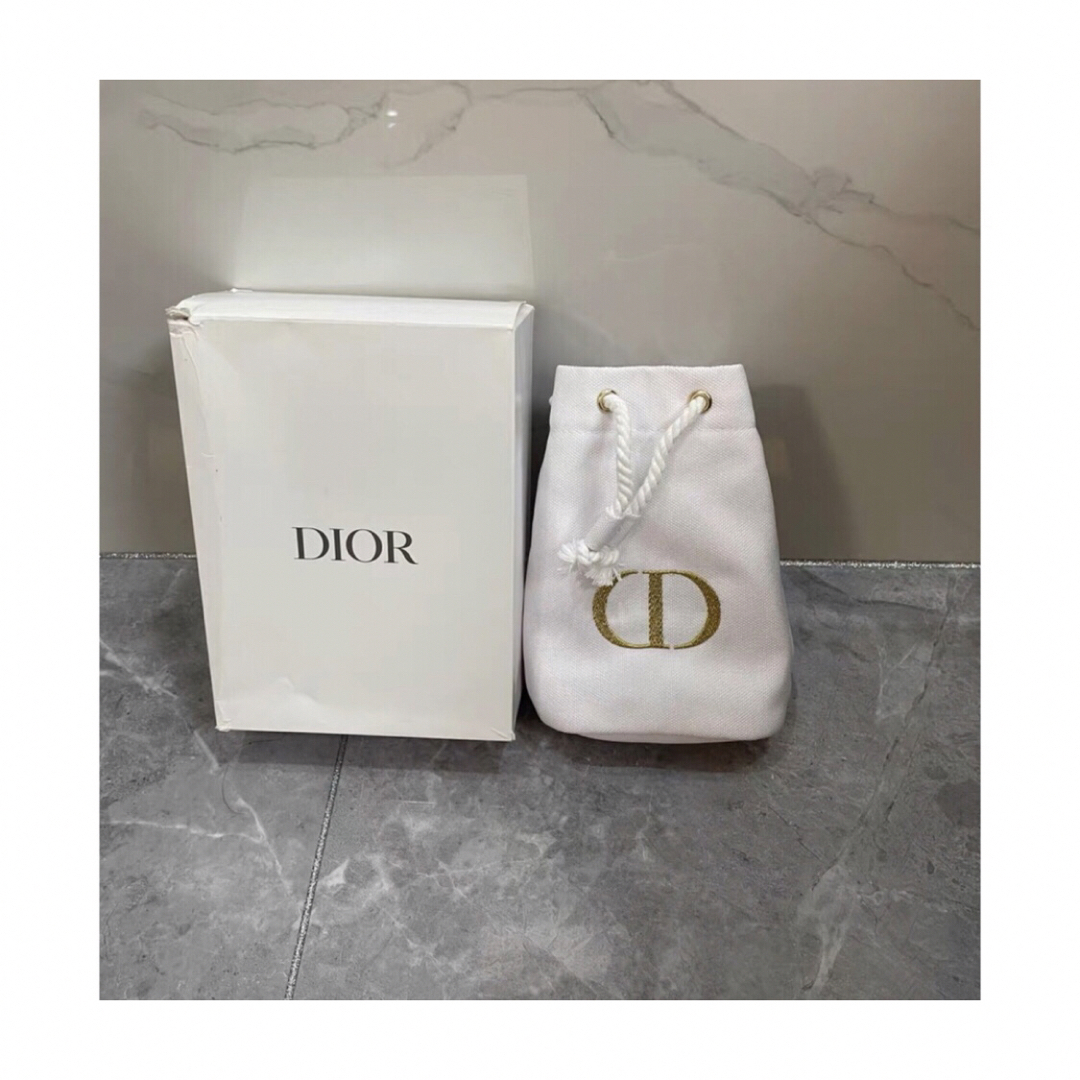 Christian Dior(クリスチャンディオール)の【Dior】ノベルティ巾着ポーチ ホワイト  新品未使用  レディースのファッション小物(ポーチ)の商品写真