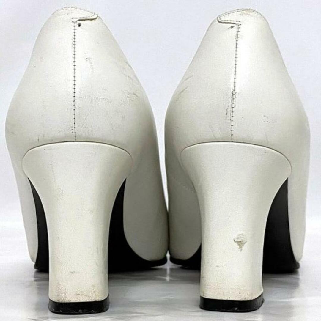 SAINT LAURENT - イヴ サンローラン パンプス ホワイト 美品 SAINT LAURENT - イヴ サンローラン パンプス ホワイト 美品