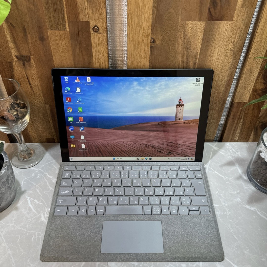 Microsoft(マイクロソフト)のSurface Pro 6ブラック☘️i5第8世代/メ8G☘️SSD256GB スマホ/家電/カメラのPC/タブレット(ノートPC)の商品写真