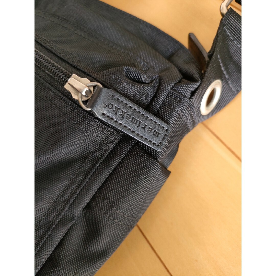 marimekko(マリメッコ)のほぼ未使用！marimekkoショルダーバッグ黒色 レディースのバッグ(ショルダーバッグ)の商品写真