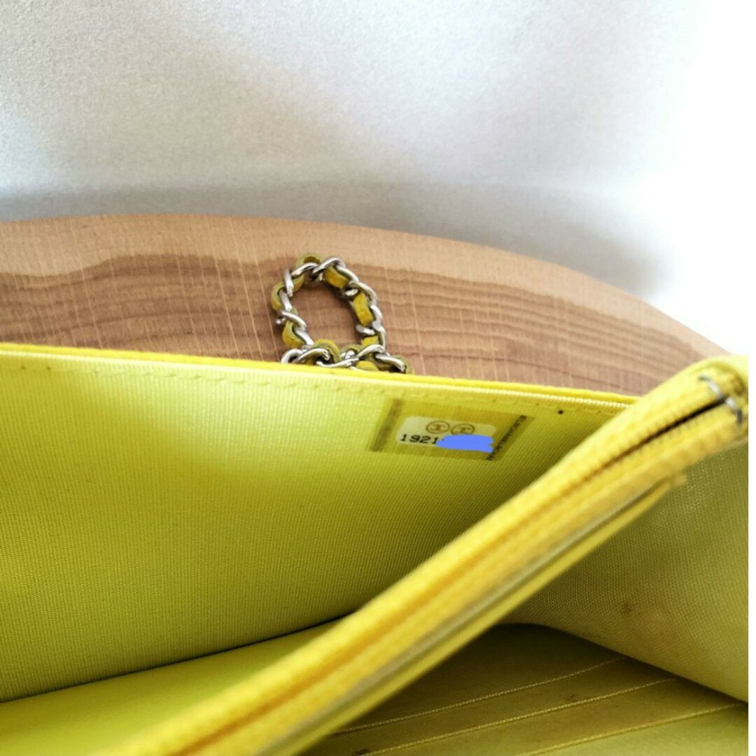 CHANEL(シャネル)のCHANEL キャビアスキン チェーンウォレット イエロー シャネル 財布 レディースのバッグ(ショルダーバッグ)の商品写真