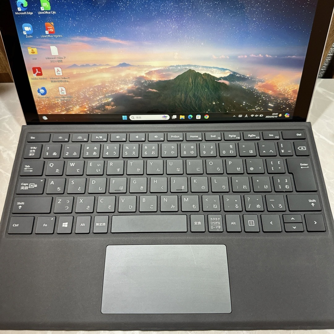 Microsoft(マイクロソフト)のSurface Pro 6☘️メモリ8GB☘️i5第8世代☘️SSD128GB スマホ/家電/カメラのPC/タブレット(ノートPC)の商品写真