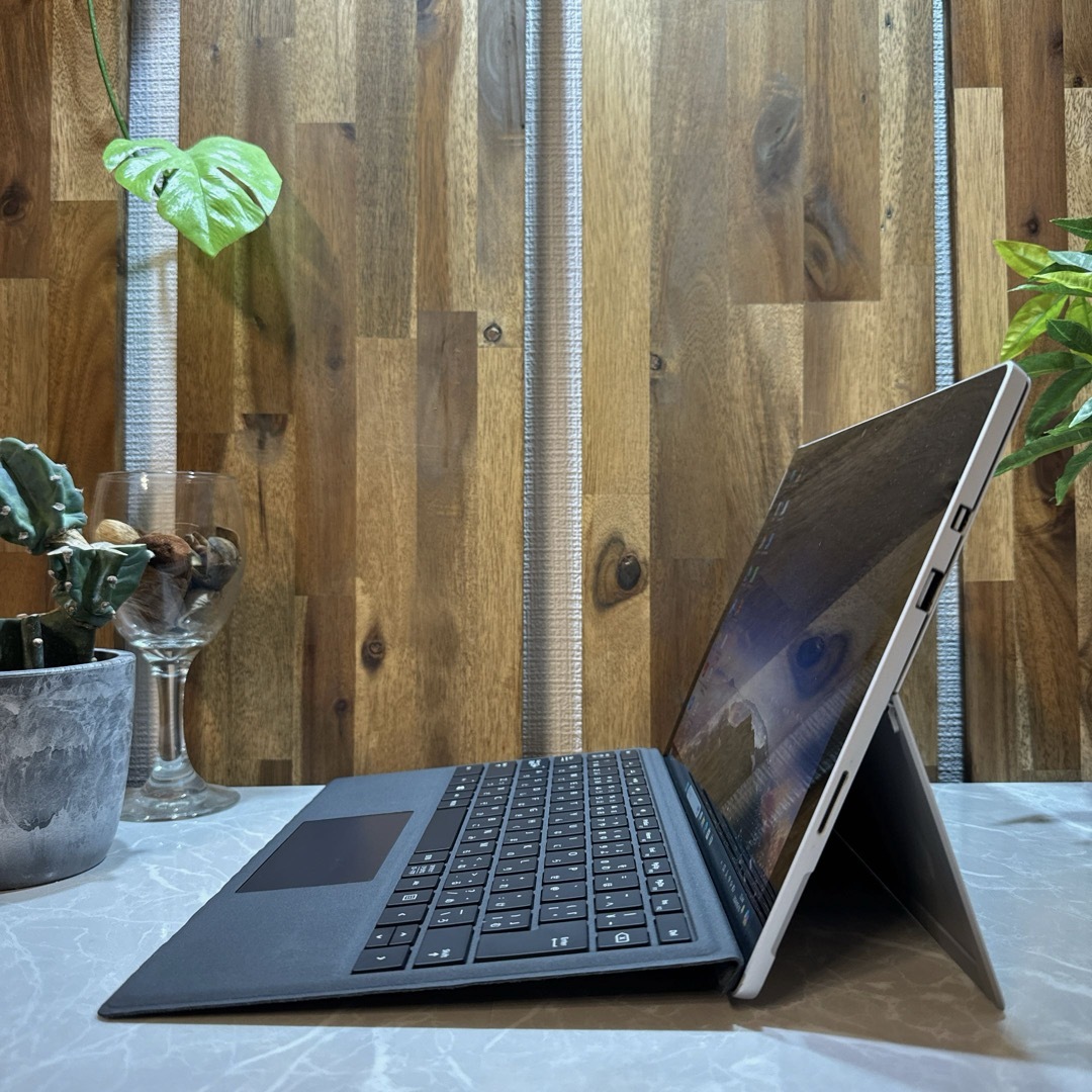 Microsoft(マイクロソフト)のSurface Pro 6☘️メモリ8GB☘️i5第8世代☘️SSD128GB スマホ/家電/カメラのPC/タブレット(ノートPC)の商品写真