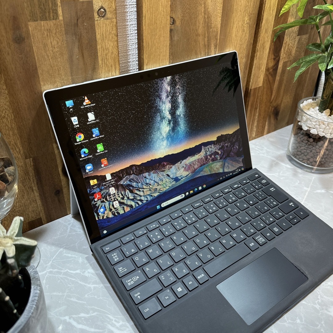 Microsoft(マイクロソフト)のSurface Pro 6 ☘️i5第8世代 /メモ8GB/SSD128GB スマホ/家電/カメラのPC/タブレット(ノートPC)の商品写真