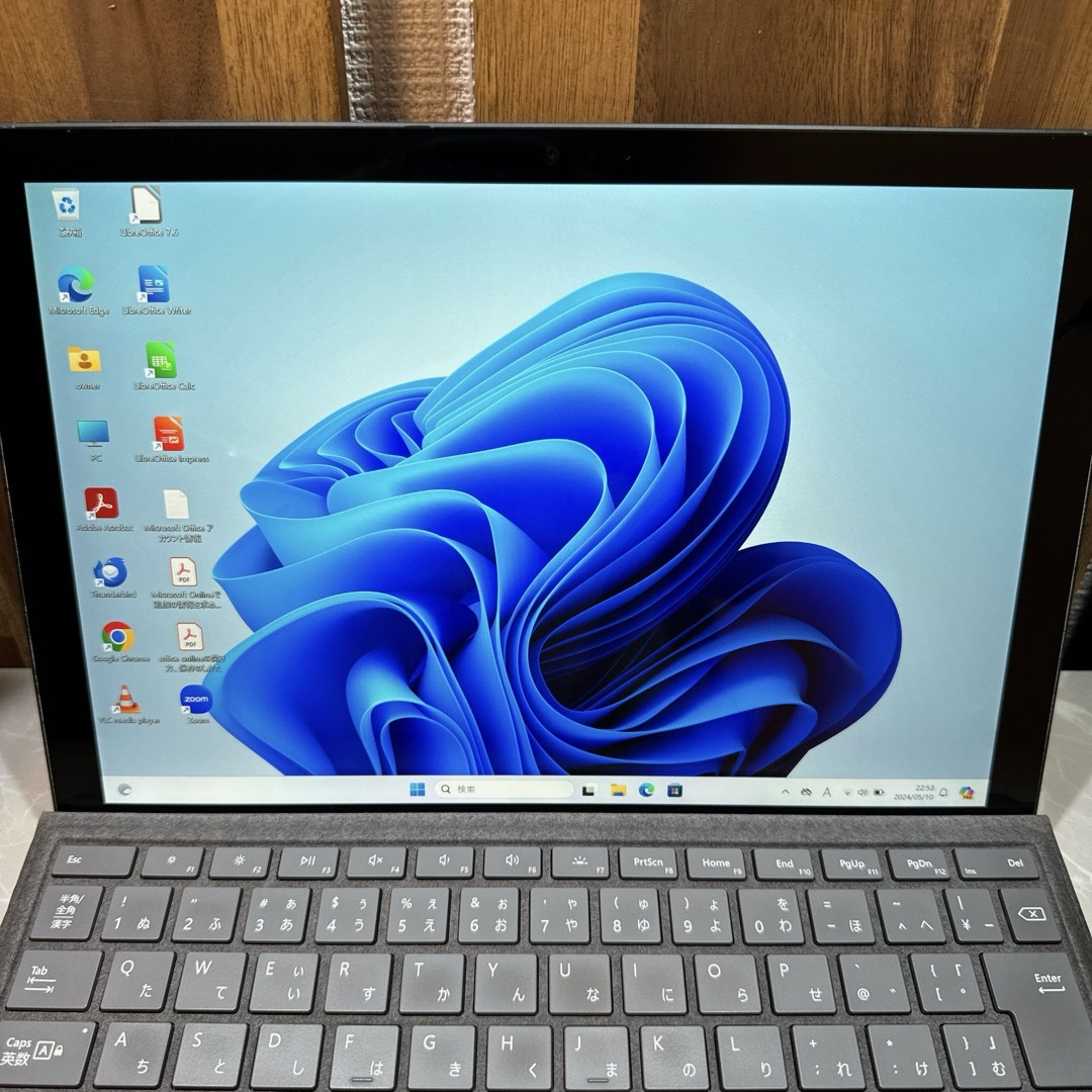 Microsoft(マイクロソフト)のSurface Pro 6 ブラック☘️i5第8世代/SSD256G☘️メ8G スマホ/家電/カメラのPC/タブレット(ノートPC)の商品写真