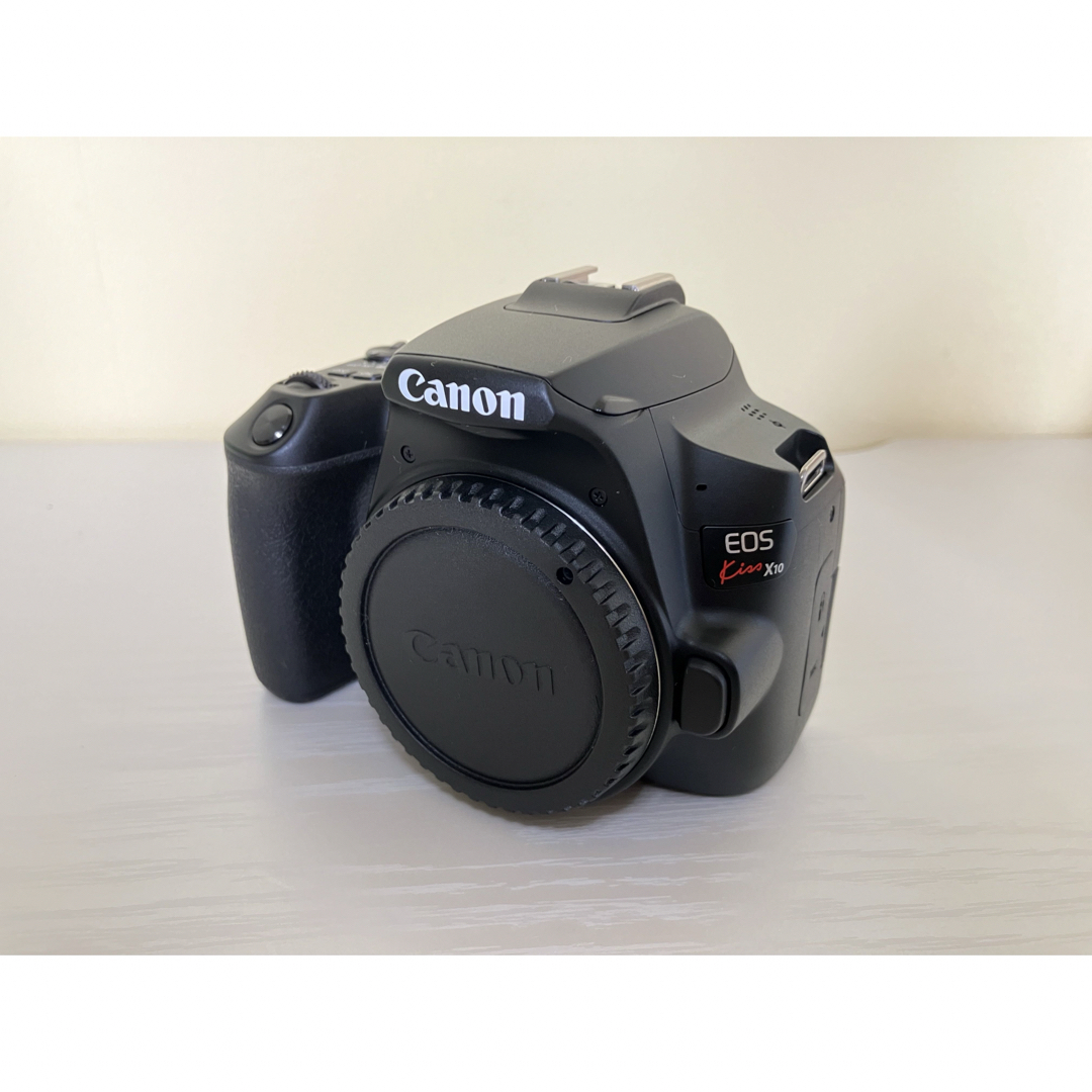 Canon(キヤノン)のCanon  EOS KISS X10 Wズームキット BK スマホ/家電/カメラのカメラ(デジタル一眼)の商品写真