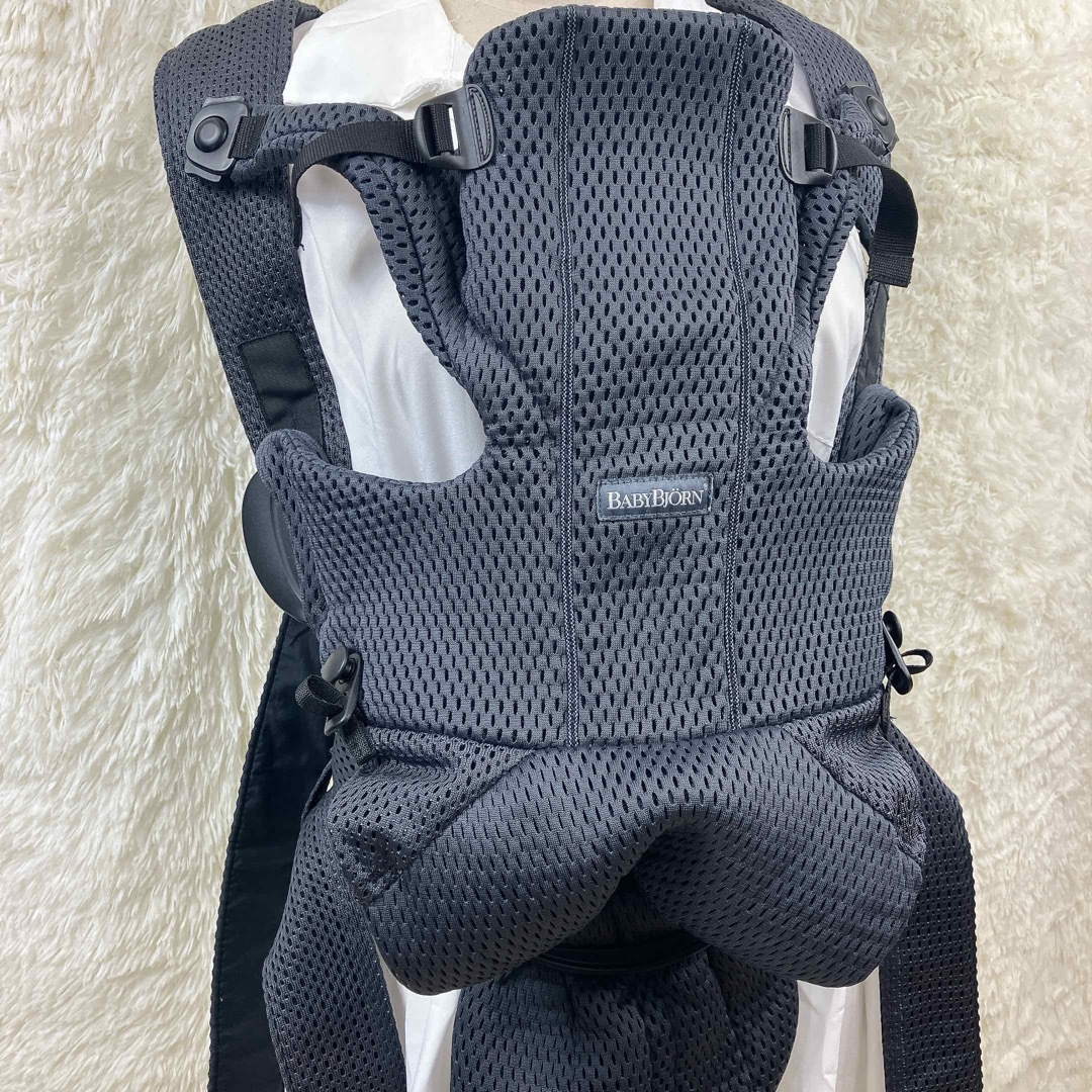 BABYBJORN(ベビービョルン)の⭐︎美品⭐︎【ベビービョルン】ベビーキャリアMOVEエアリーメッシュ キッズ/ベビー/マタニティの外出/移動用品(抱っこひも/おんぶひも)の商品写真