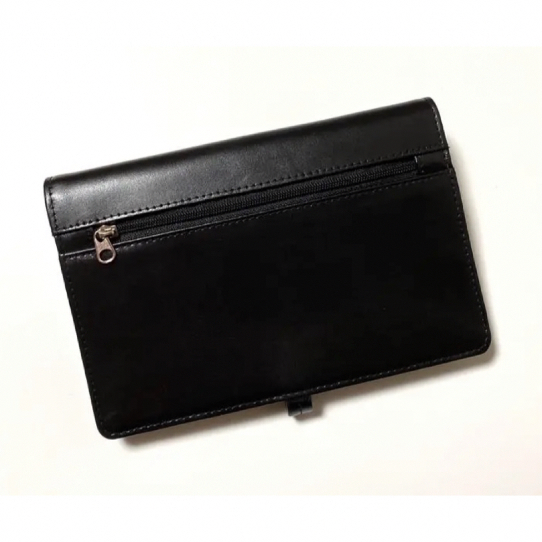 本革　多機能ケース　黒　フライングパグ　マルチケース　パスポートケース　新品 レディースのファッション小物(財布)の商品写真
