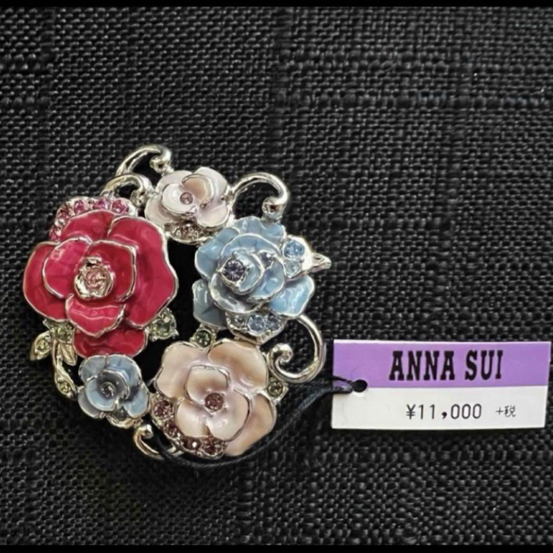 ANNA SUI(アナスイ)の新品タグ付●ANNA SUI アナスイ 薔薇モチーフ ブローチ レディースのアクセサリー(ブローチ/コサージュ)の商品写真