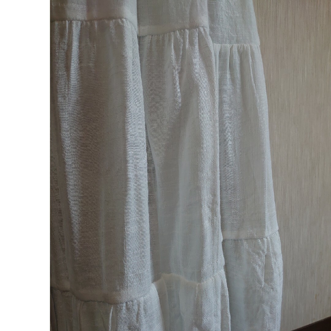 NICE CLAUP(ナイスクラップ)のナイスクラップ　マキシ　白　４段ティアード レディースのスカート(ロングスカート)の商品写真