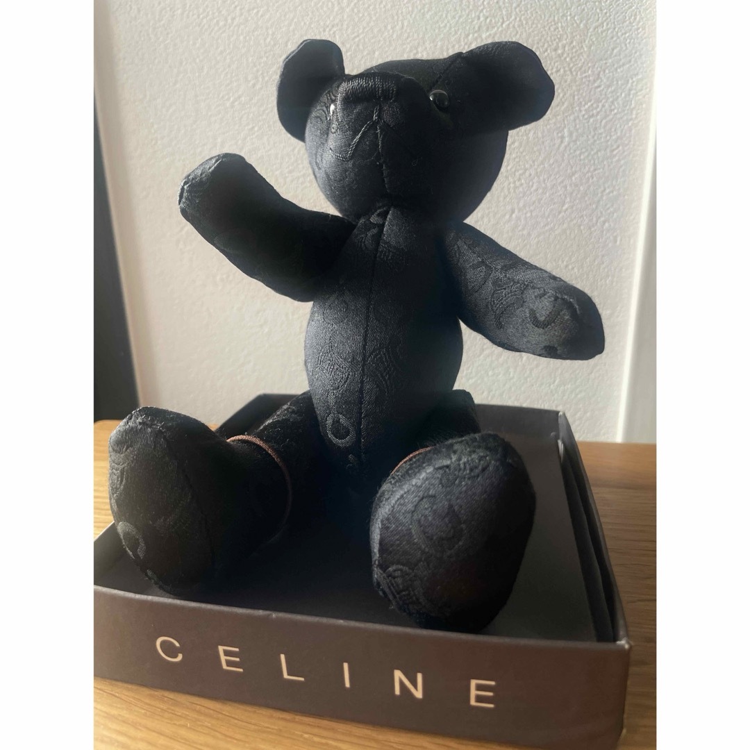 celine(セリーヌ)のceline セリーヌ  マカダム柄　ぬいぐるみ　黒 エンタメ/ホビーのおもちゃ/ぬいぐるみ(ぬいぐるみ)の商品写真