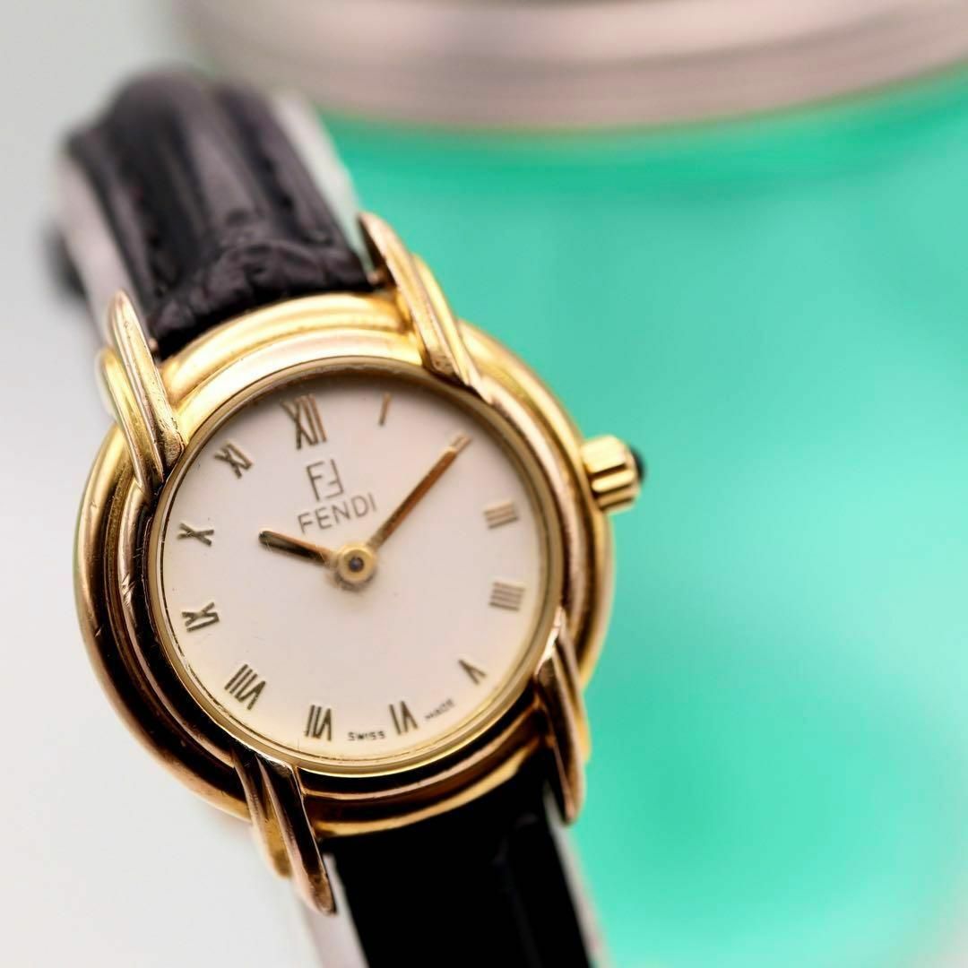 FENDI(フェンディ)のFENDI ゴールド クォーツ レディース腕時計 475 レディースのファッション小物(腕時計)の商品写真