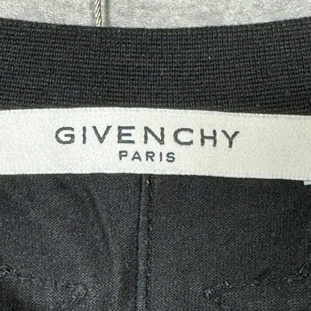 GIVENCHY(ジバンシィ)の『GIVENCHY』ジバンシー (XS) スターパッチナンバリングTシャツ メンズのトップス(Tシャツ/カットソー(半袖/袖なし))の商品写真