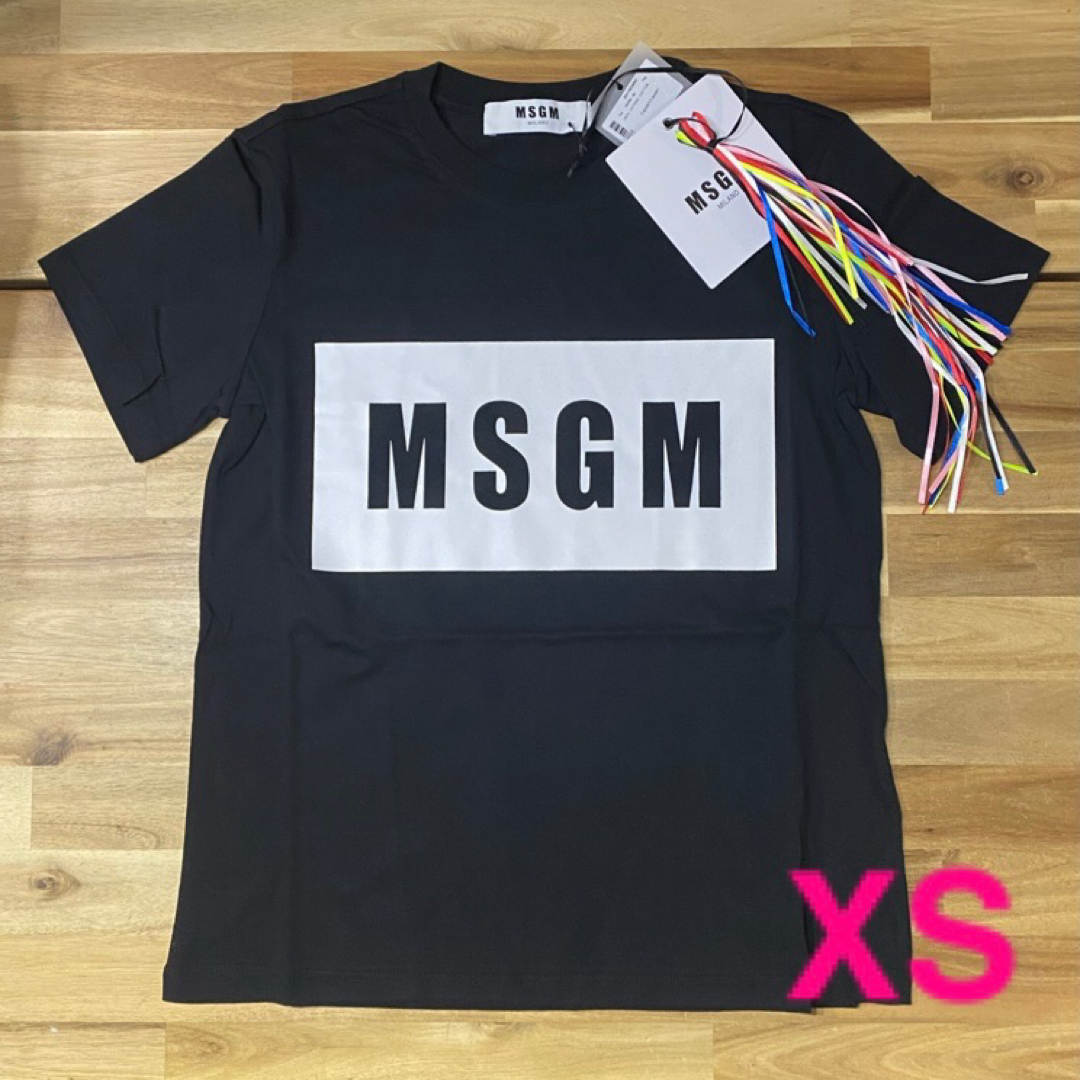 MSGM(エムエスジイエム)の新品　MSGM ボックスロゴTシャツ　XS ブラック　黒　半袖　人気　ギフト レディースのトップス(Tシャツ(半袖/袖なし))の商品写真