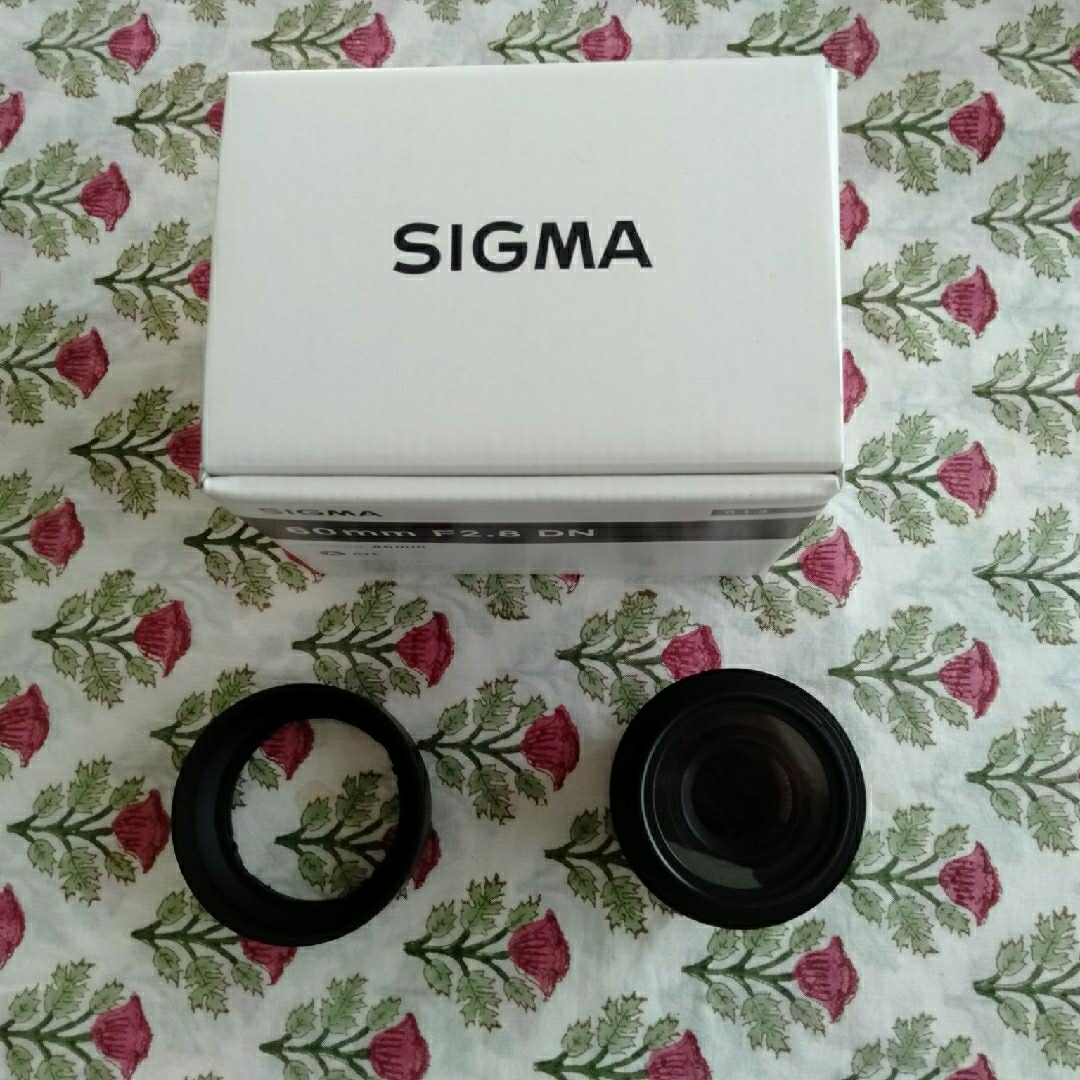 SIGMA(シグマ)のSIGMA 60mmF2.8DN　マイクロフォーサーズマウント スマホ/家電/カメラのカメラ(レンズ(単焦点))の商品写真