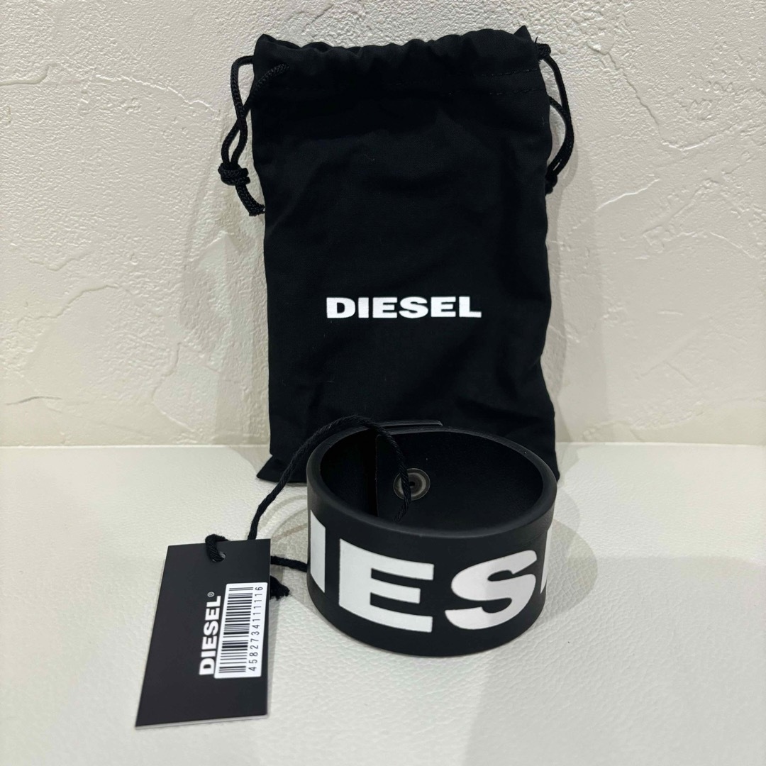 DIESEL(ディーゼル)の新品【DIESEL】ディーゼル　牛革　ブレスレット　バングル　リストバンド メンズのアクセサリー(バングル/リストバンド)の商品写真