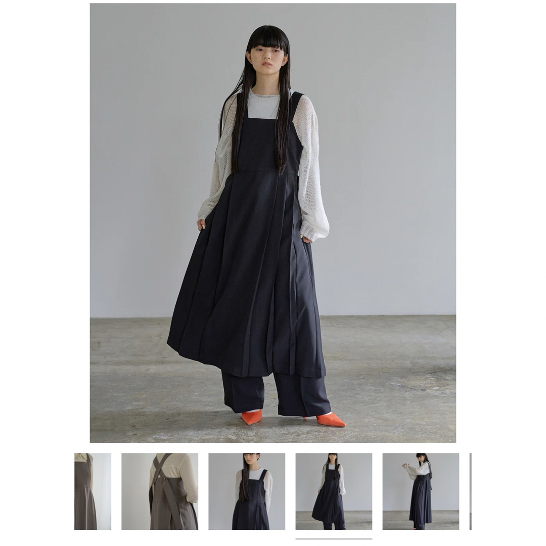 Adam et Rope'(アダムエロぺ)のAbor Square Bare Pleats Dress レディースのワンピース(ロングワンピース/マキシワンピース)の商品写真