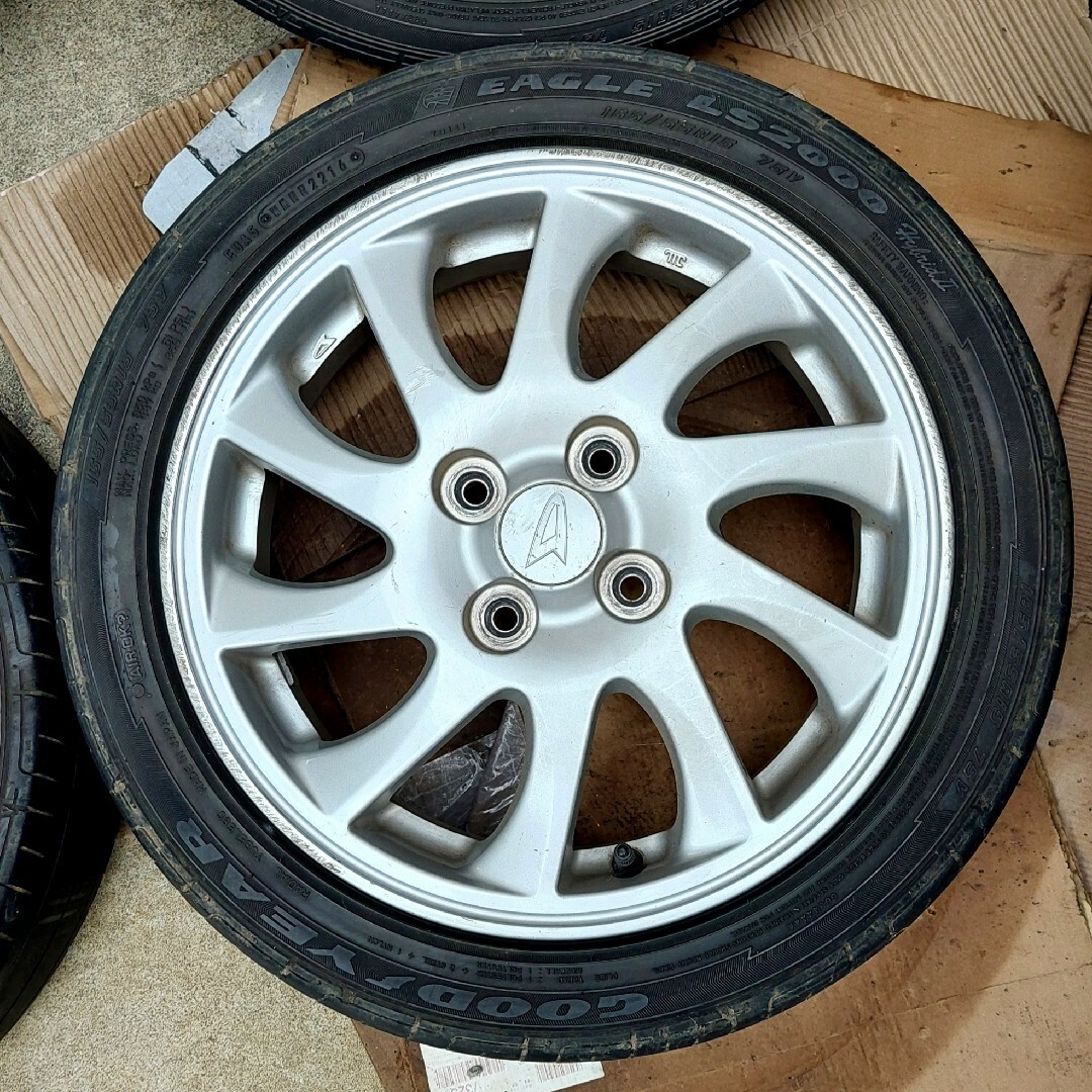 ENKEI(エンケイ)のダイハツ純正15インチ【タイヤ付き】☆165/55R15、タントカスタムRS 自動車/バイクの自動車(タイヤ・ホイールセット)の商品写真