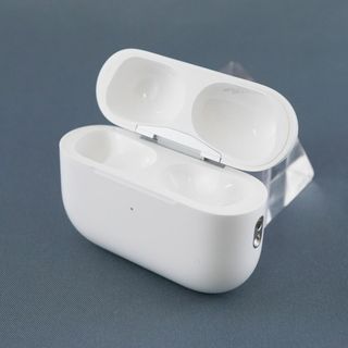 アップル(Apple)のApple AirPods Pro 第二世代 充電ケースのみ USED超美品 ワイヤレスイヤホン MagSafe充電ケース Lightning MQD83J/A 完動品 KR V0063(ヘッドフォン/イヤフォン)