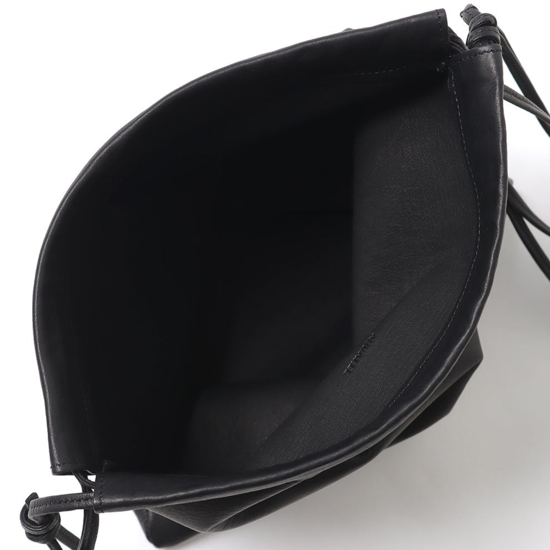 AURALEE(オーラリー)のAURALEE LEATHER SQUARE STRING POUCH AETA メンズのバッグ(その他)の商品写真