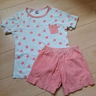 プチバトー(PETIT BATEAU)のプチバトー　パジャマ　半袖　8ans 128cm 　星柄(パジャマ)