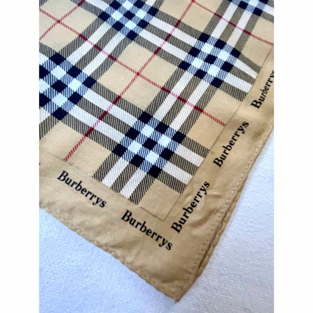 BURBERRY(バーバリー)のBURBERRY バーバリー　ノバチェック柄ハンカチ　2枚　大判刺繍入り レディースのファッション小物(ハンカチ)の商品写真