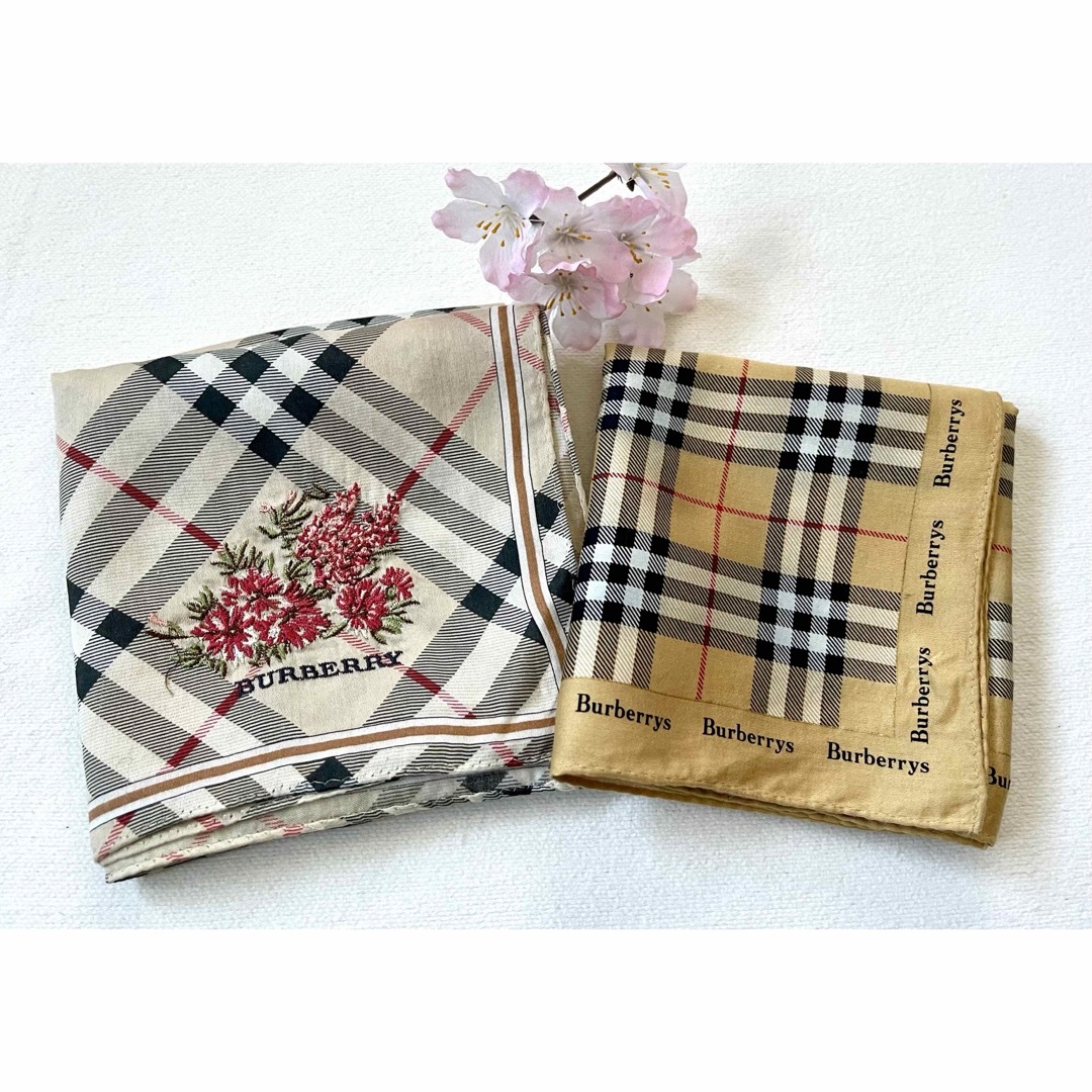 BURBERRY(バーバリー)のBURBERRY バーバリー　ノバチェック柄ハンカチ　2枚　大判刺繍入り レディースのファッション小物(ハンカチ)の商品写真