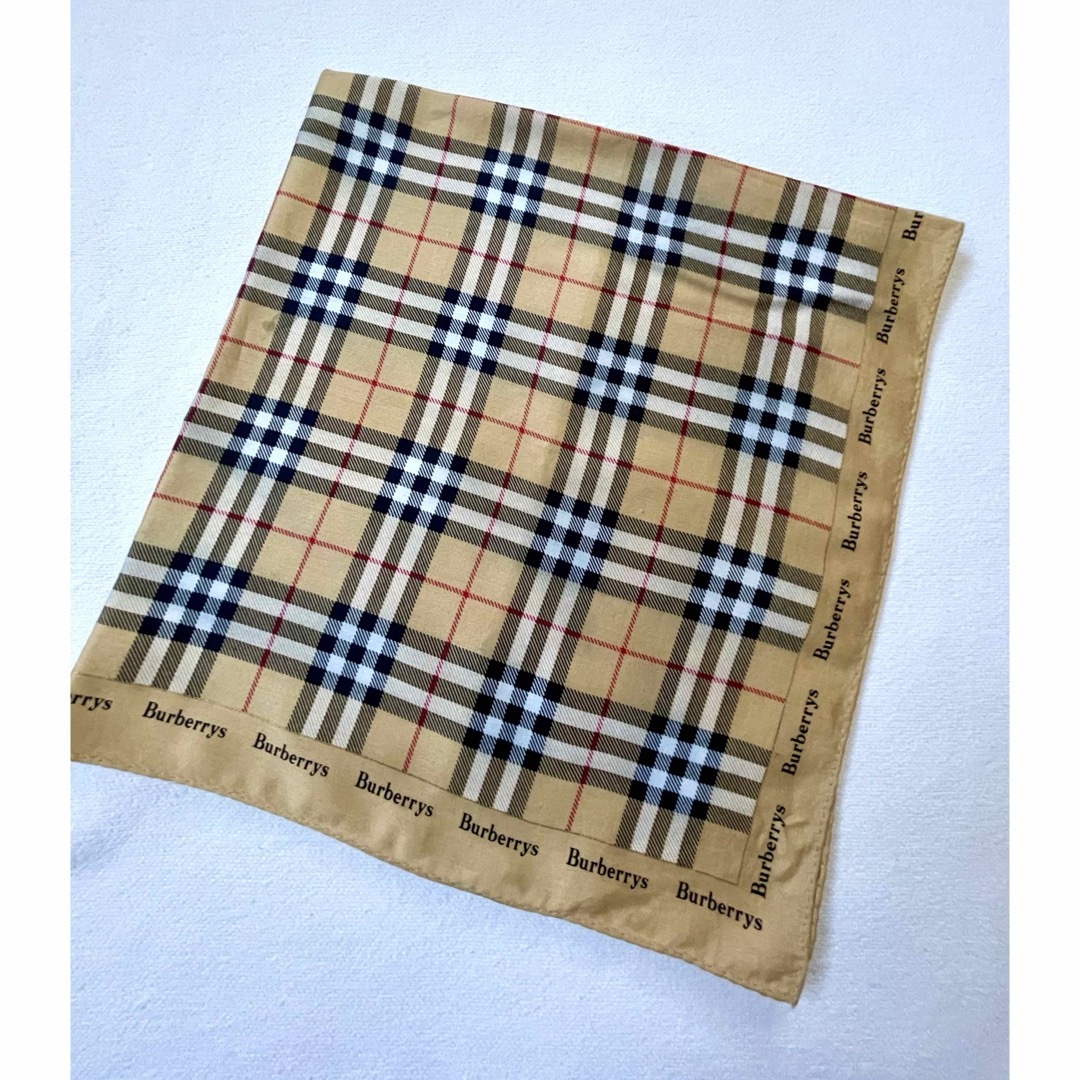 BURBERRY(バーバリー)のBURBERRY バーバリー　ノバチェック柄ハンカチ　2枚　大判刺繍入り レディースのファッション小物(ハンカチ)の商品写真