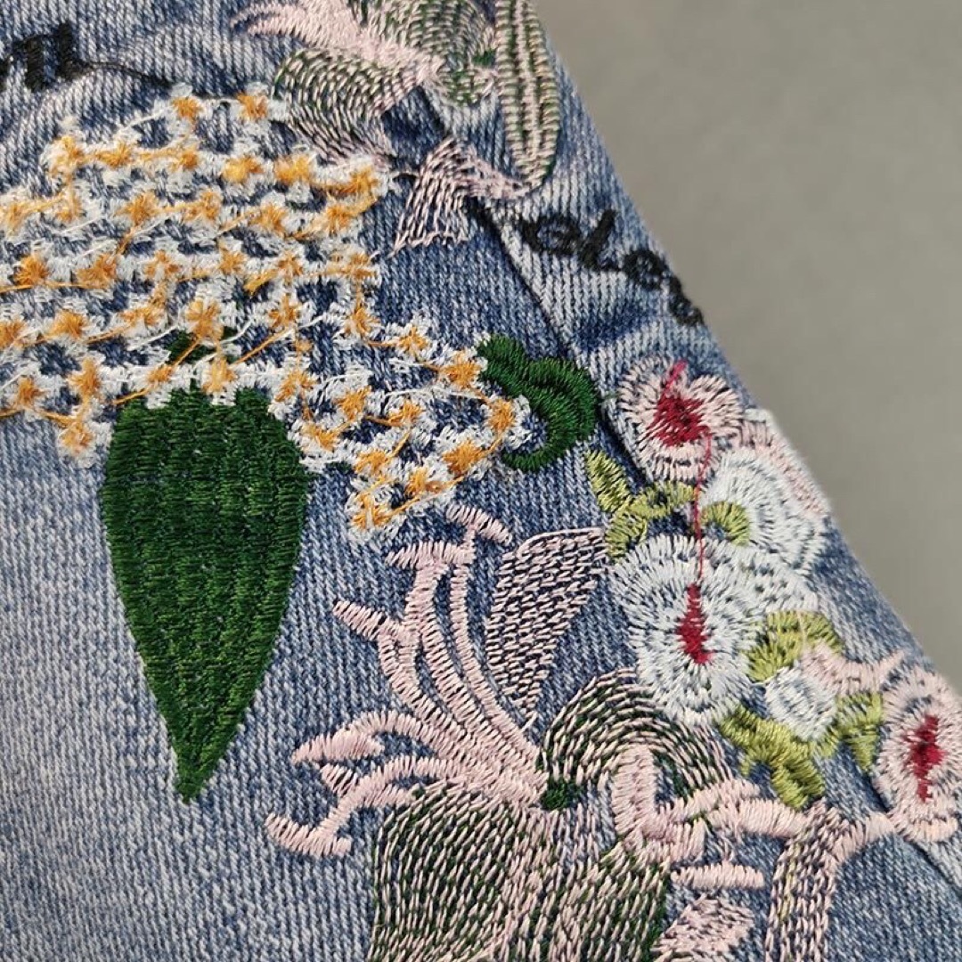 デニムパンツ レディース 春秋 ジーンズ 刺繡 花柄 ゆったり SLTB137 レディースのパンツ(デニム/ジーンズ)の商品写真