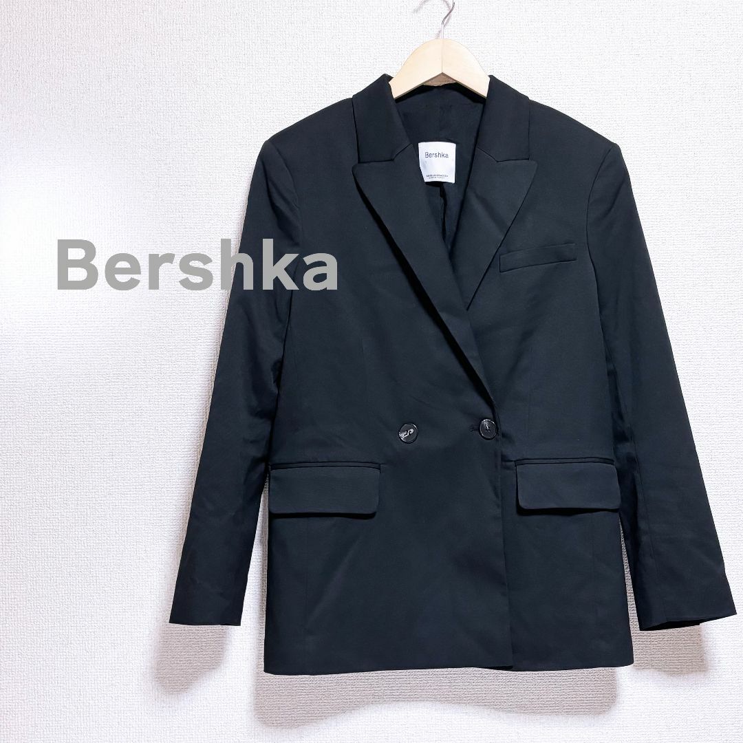 Bershka(ベルシュカ)のBershka ベルシュカ　ジャケット　黒　レディース　ブラック　オーバーサイズ レディースのジャケット/アウター(テーラードジャケット)の商品写真