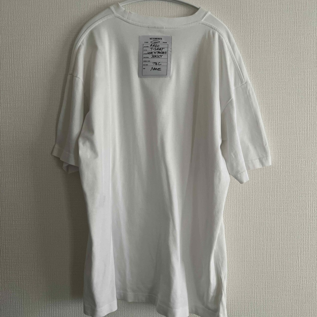 VETEMENTS(ヴェトモン)のXL)VETEMENTS 白Tシャツ レディースのトップス(Tシャツ(半袖/袖なし))の商品写真