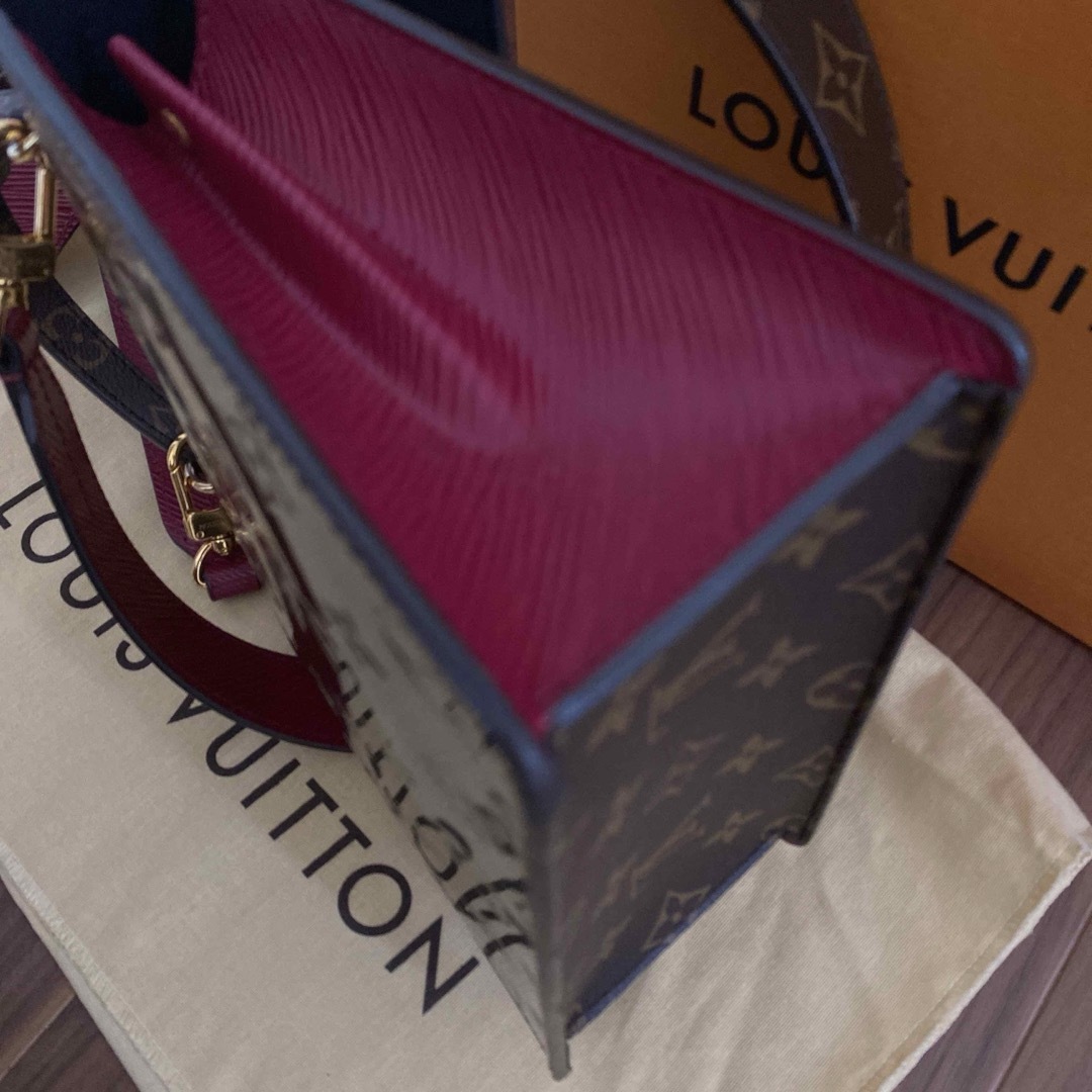 LOUIS VUITTON(ルイヴィトン)のルイヴィトンスプリングストリートPMヴェルニメタリックグレー♪ レディースのバッグ(ハンドバッグ)の商品写真