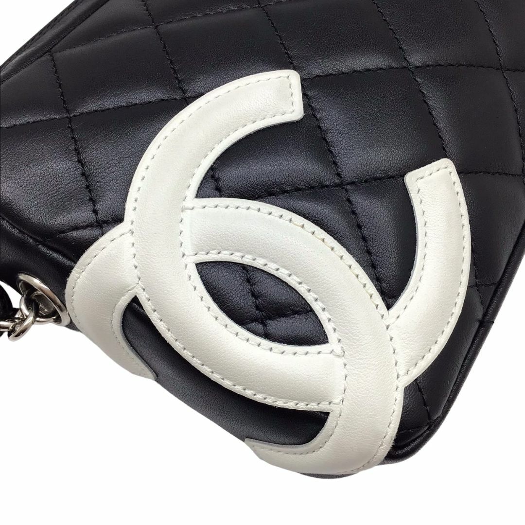 CHANEL(シャネル)のCHANEL　シャネル　カンボンライン　アクセサリーポーチ　A25175　ブラック　ホワイト　ポーチ　ショルダーバッグ　軽量バッグ　バッグ　カバン　レディース レディースのバッグ(ショルダーバッグ)の商品写真