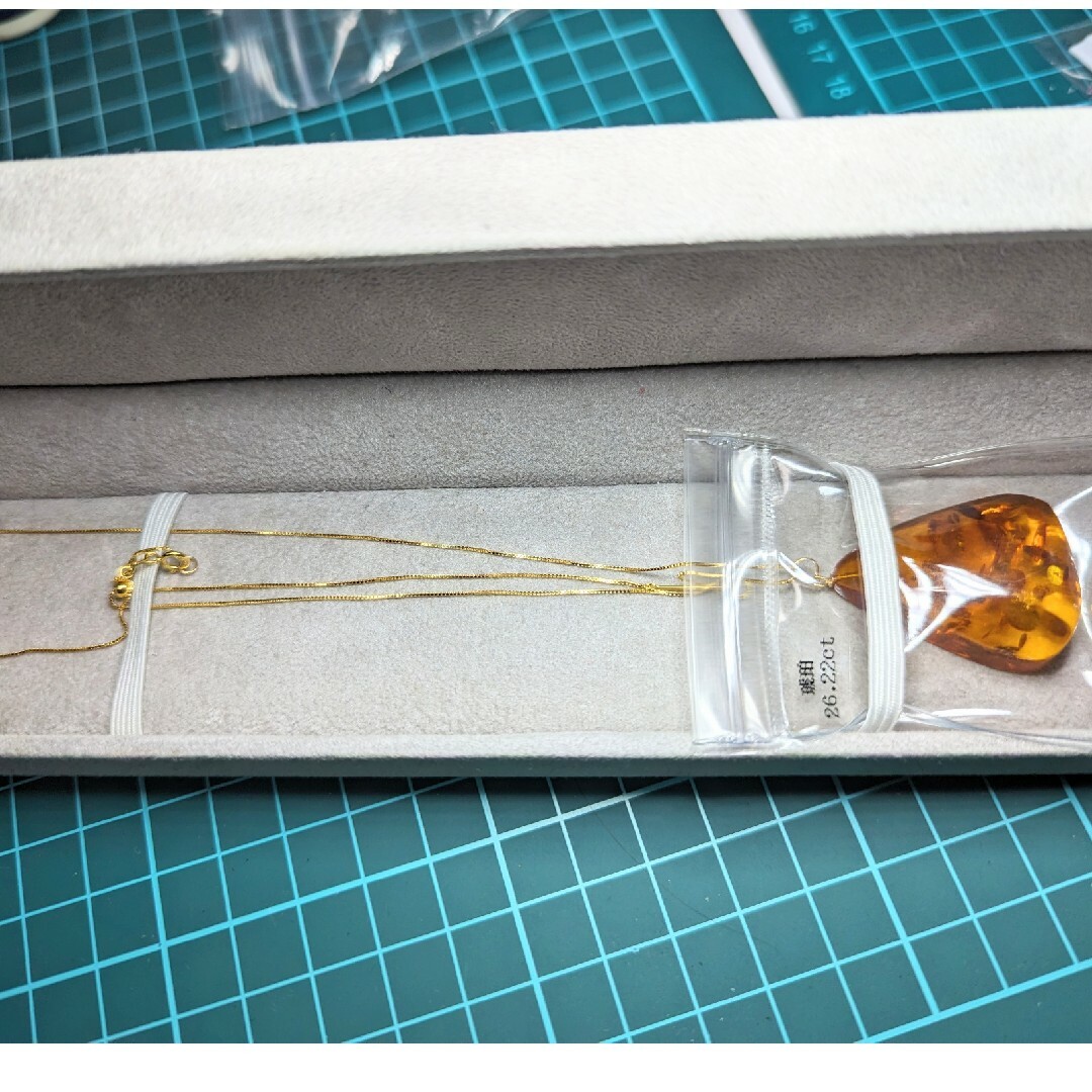 k18 26.22ct アンバー　琥珀　ネックレス レディースのアクセサリー(ネックレス)の商品写真