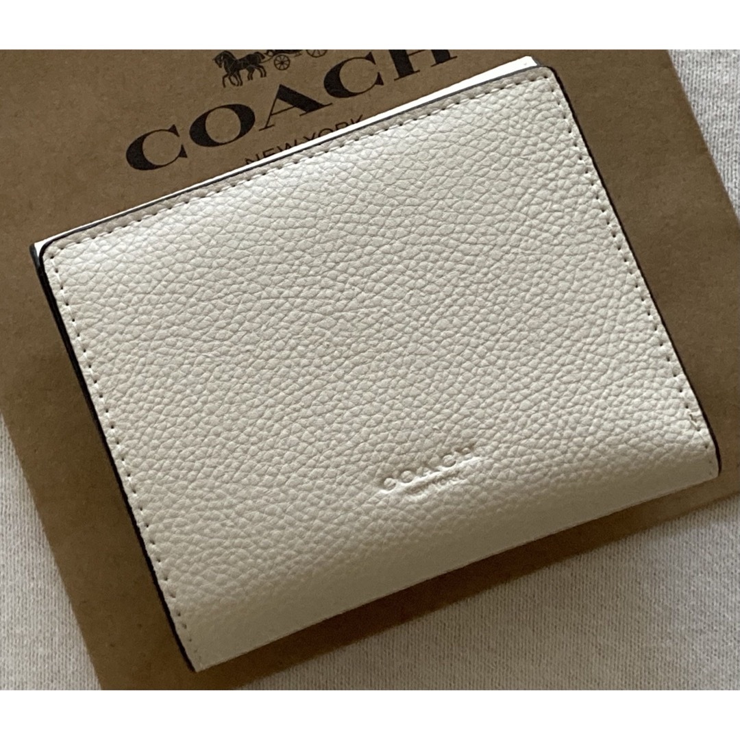 COACH(コーチ)の新品　COACH コーチ　二つ折り財布　ジョージースモールウォレット レディースのファッション小物(財布)の商品写真