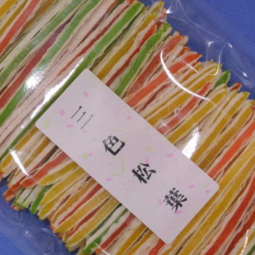 三色松葉(たっぷり３００ｇ)彩り良し！おなじみのおつまみ珍味松葉／送料込 食品/飲料/酒の食品(菓子/デザート)の商品写真