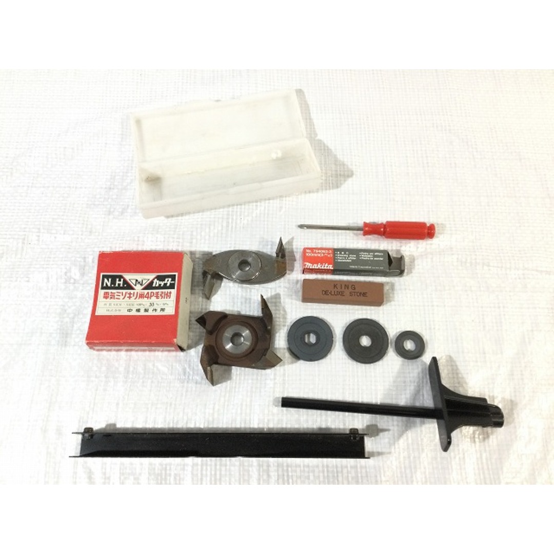 Makita - ☆比較的綺麗☆makita マキタ 100V 電気ミゾキリ 3501N Makita - ☆比較的綺麗☆makita マキタ 100V 電気ミゾキリ 3501N