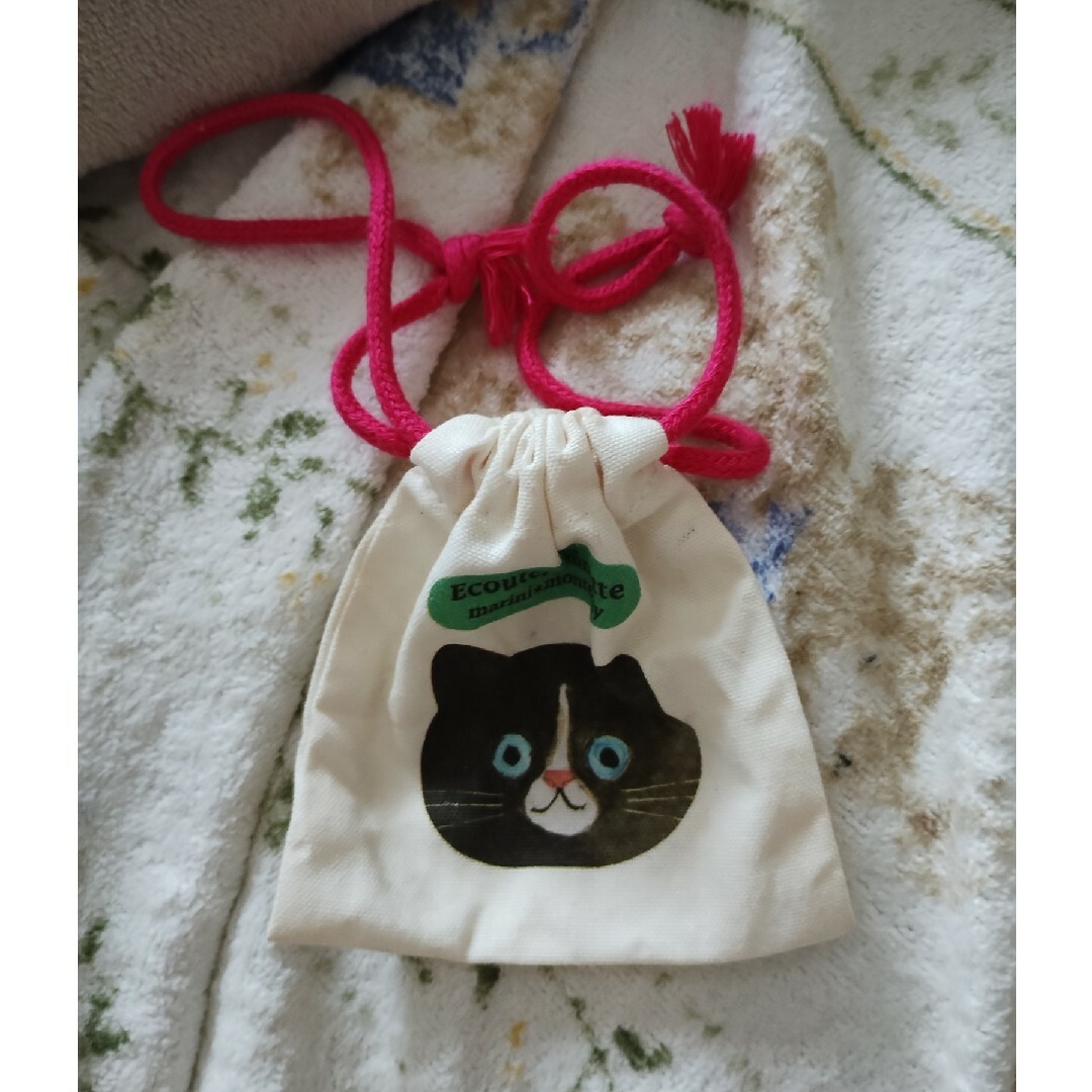 猫　巾着ポーチ　ミニ レディースのファッション小物(ポーチ)の商品写真