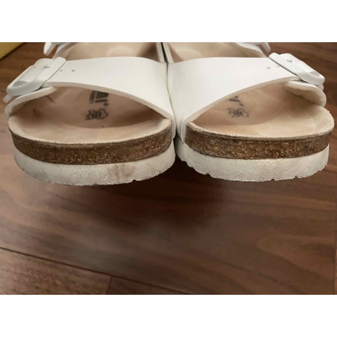 BIRKENSTOCK(ビルケンシュトック)の箱有 ビルケンシュトック TATAMI ホワイト ベルトサンダル 36 EVA レディースの靴/シューズ(サンダル)の商品写真