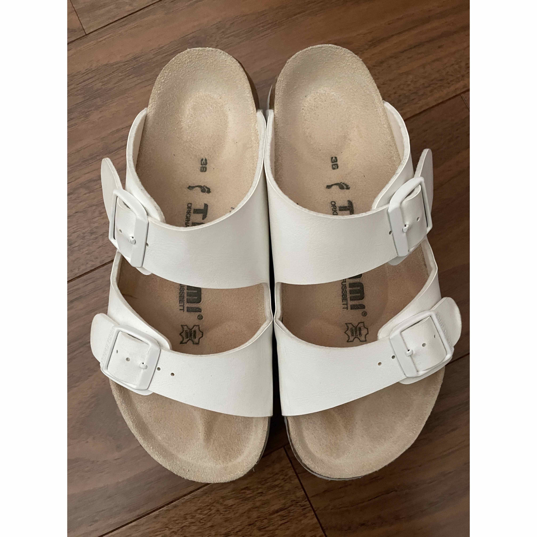 BIRKENSTOCK(ビルケンシュトック)の箱有 ビルケンシュトック TATAMI ホワイト ベルトサンダル 36 EVA レディースの靴/シューズ(サンダル)の商品写真