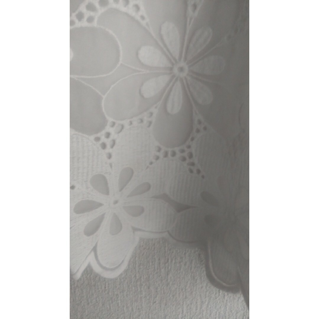 ETUDES(エチュード)の美品 お花柄 レース ノースリーブ ブラウス タンクトップ キャミソール レディースのトップス(シャツ/ブラウス(半袖/袖なし))の商品写真