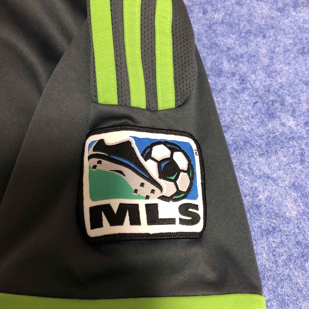 adidas(アディダス)のadidas SEATTLE SOUNDERS FC ユニフォーム　MLS スポーツ/アウトドアのサッカー/フットサル(応援グッズ)の商品写真