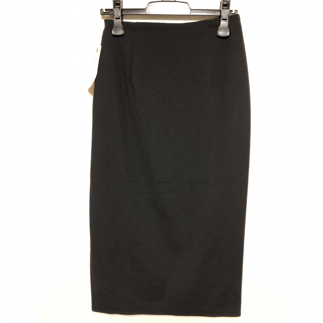 GU(ジーユー)の【新品タグ付】GU  カットソーナローミディスカート レディースのスカート(ロングスカート)の商品写真